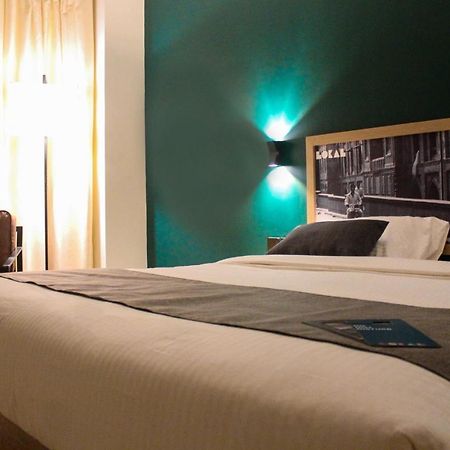 Lokal Rooms X Gulberg Lahore Bagian luar foto